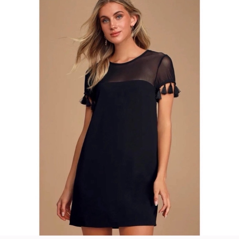 Euc Lulu’s Iced Latte’ Black Sheer Bodice Tassel Sleeve Shift Dress